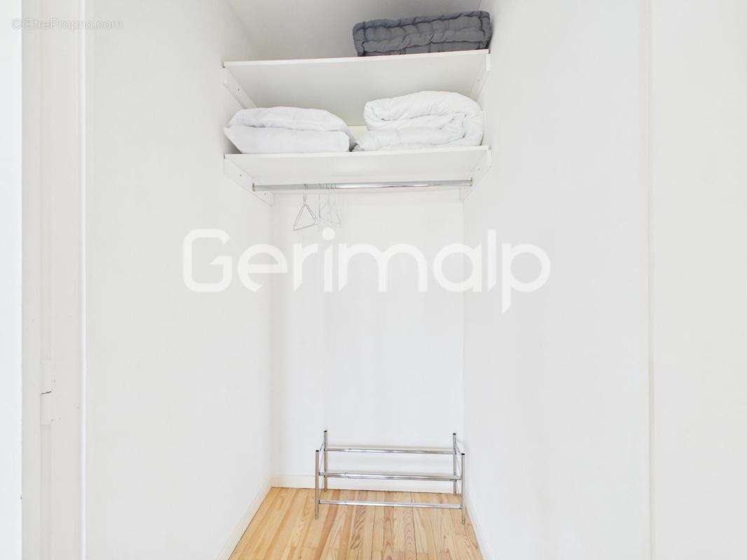 Vente - Appartement - 2 pièces + cuisine - 48 m² - 273 000 € - - photo 8