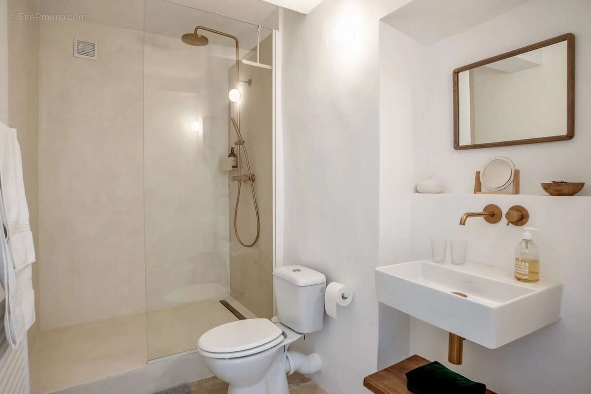 Maison à SAINT-SATURNIN-LES-APT