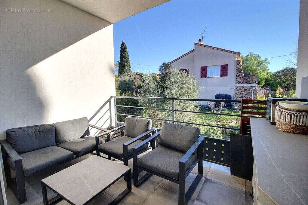 Appartement à PUGET-SUR-ARGENS