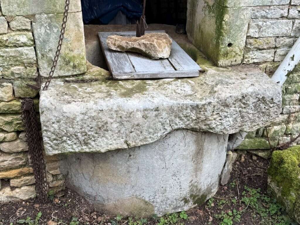 Aile de Vieux Logis du XVI? Siècle à Rénover, Proche de Ruffec - photo 34