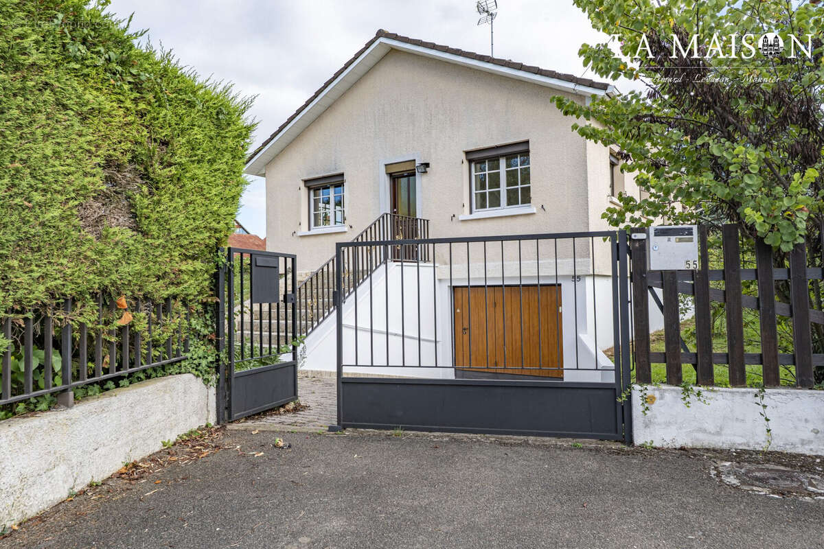 Maison à LONGVIC