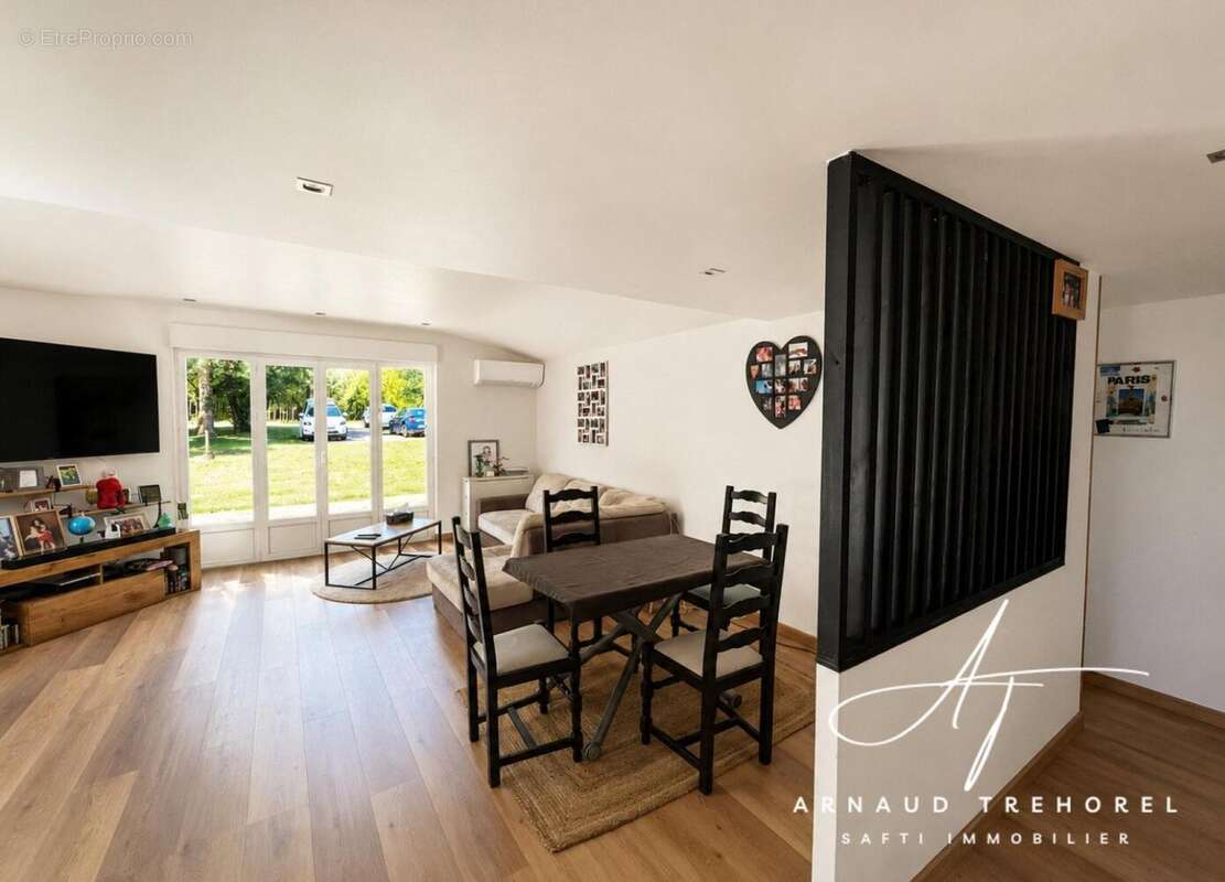 Photo 3 - Maison à JARZE
