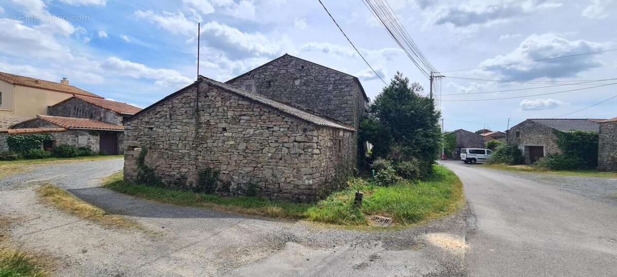 Grange à rénover Village Saint Hilaire De Clisson 75 M² sur terrain de 231 M² - photo 5