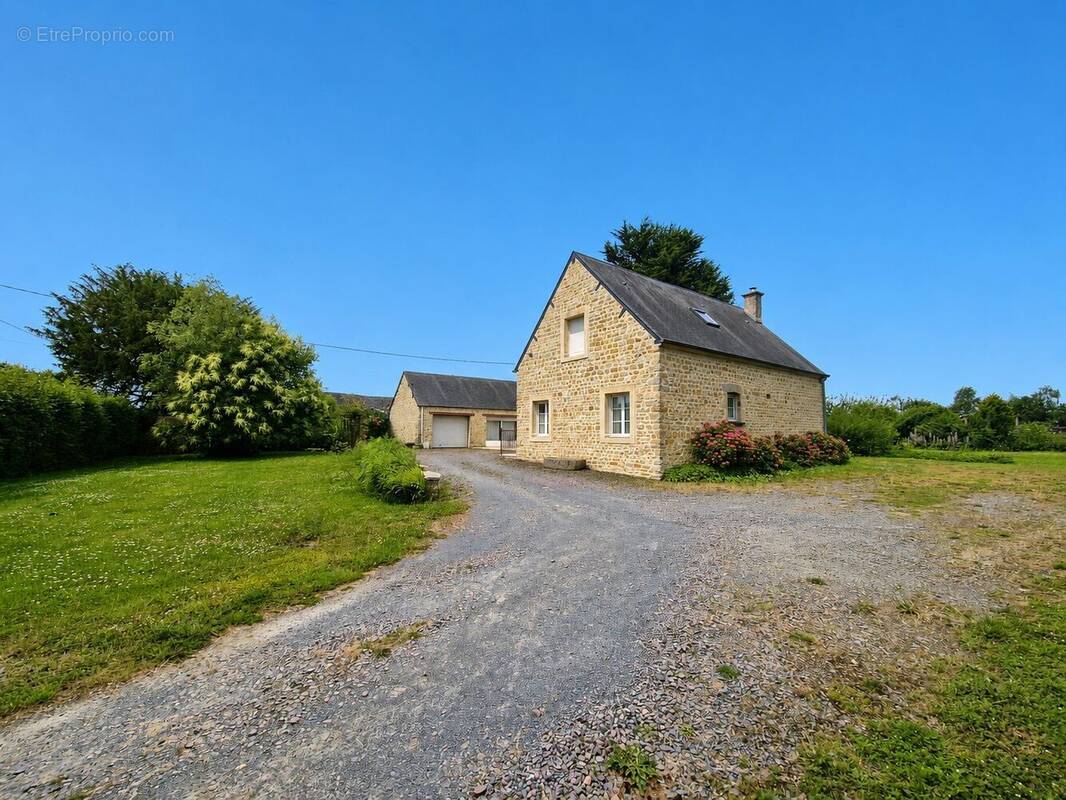 Maison à LINGEVRES