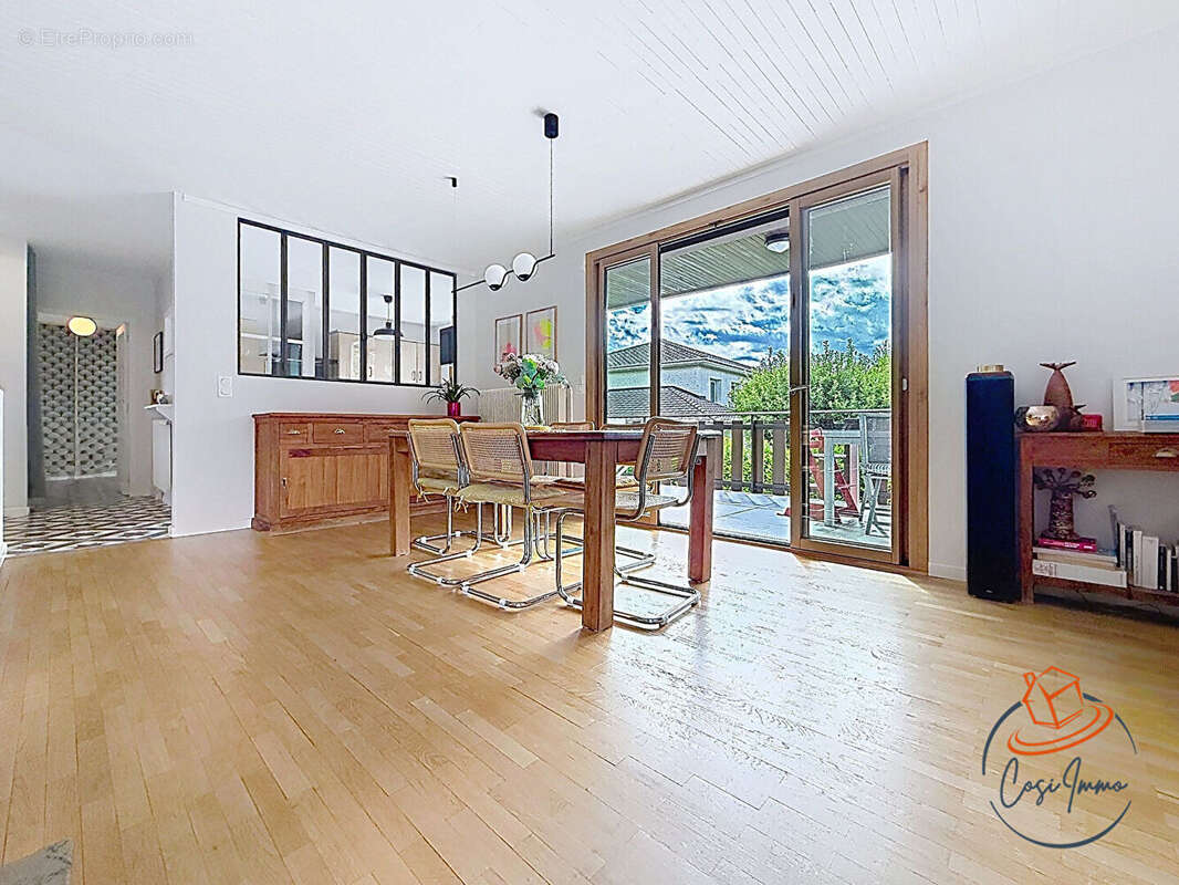 Maison à PREVESSIN-MOENS