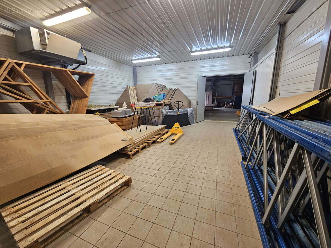 Commerce à CHAMBRETAUD