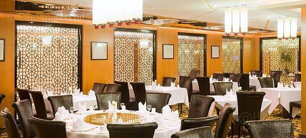 Commerce à PARIS-9E