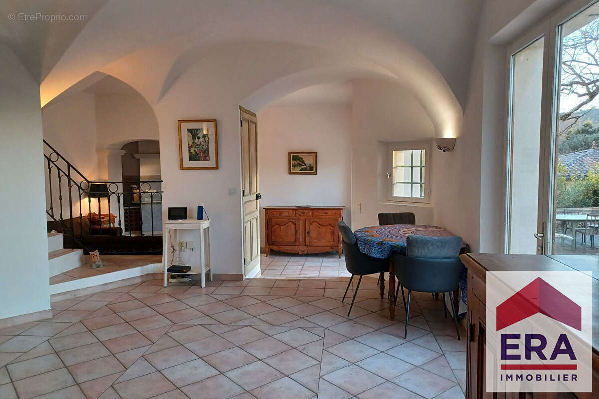 Maison à SAINT-PAUL-TROIS-CHATEAUX