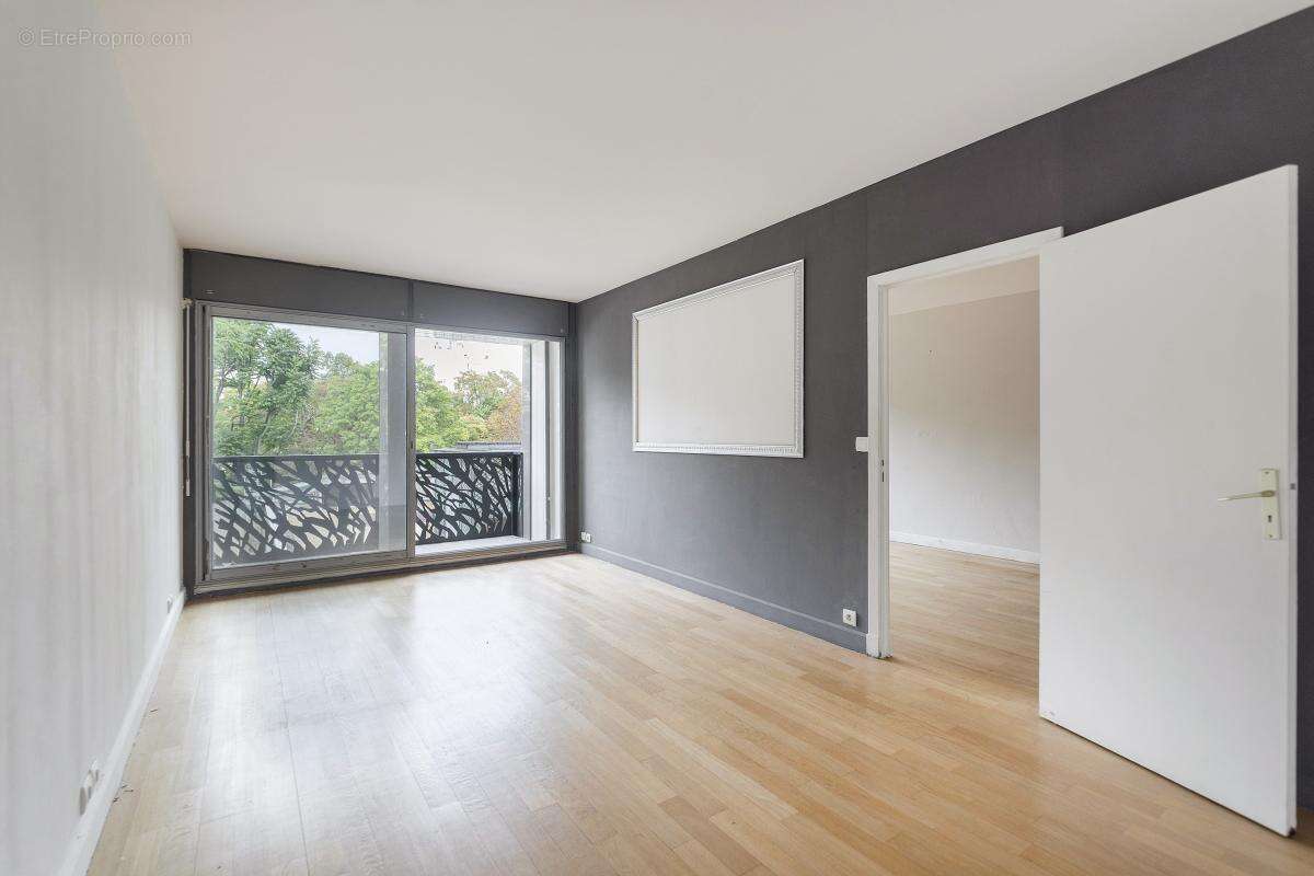 Appartement à PARIS-8E