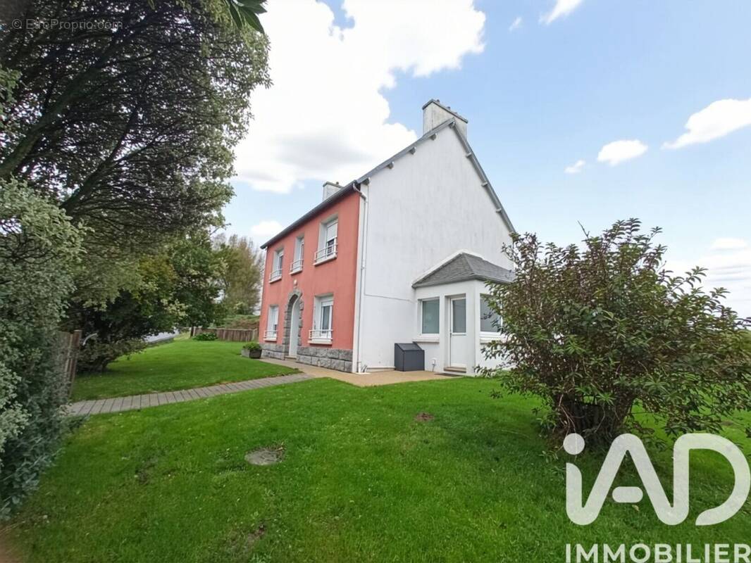 Photo 1 - Maison à PLOUNEVEZ-LOCHRIST