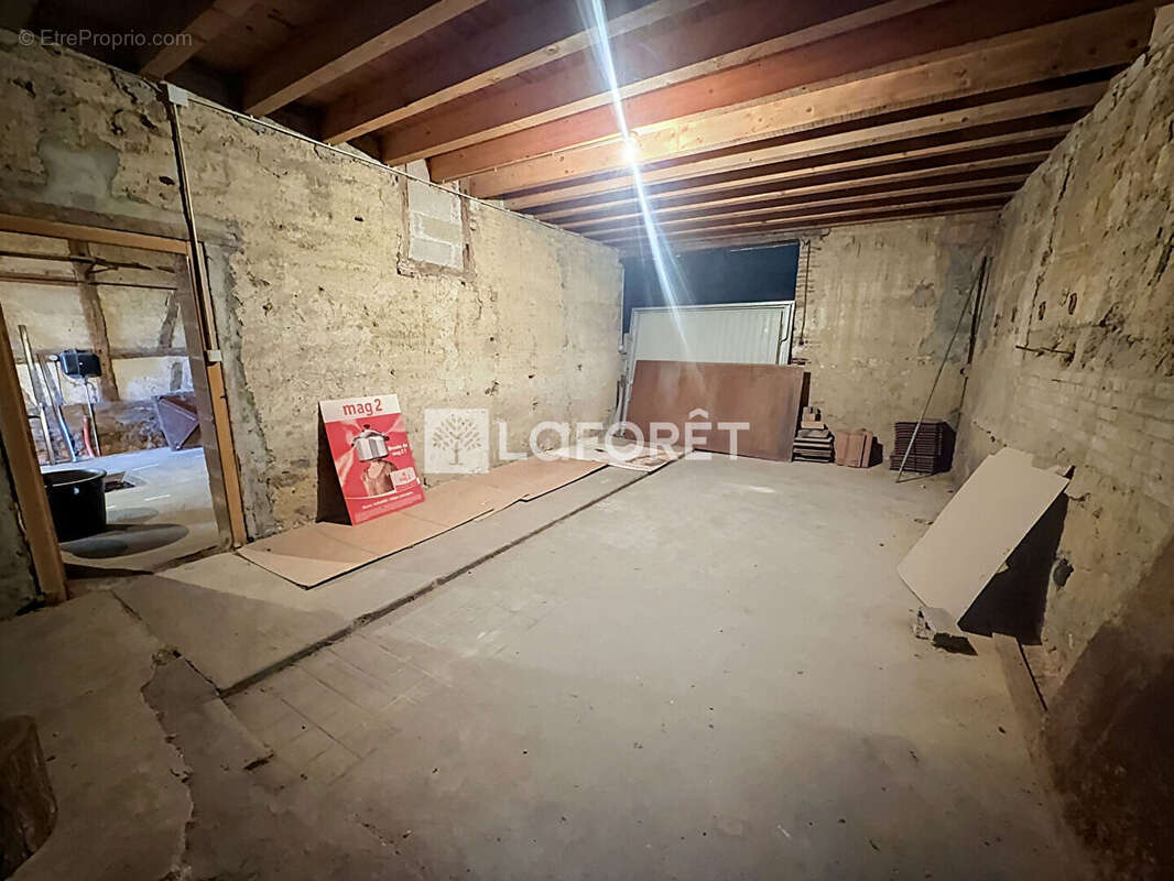 Parking / box Montrevel En Bresse 74 m2 - photo 2