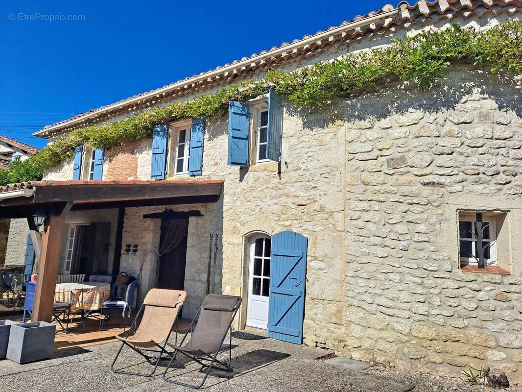 Maison à VALENCE-SUR-BAISE