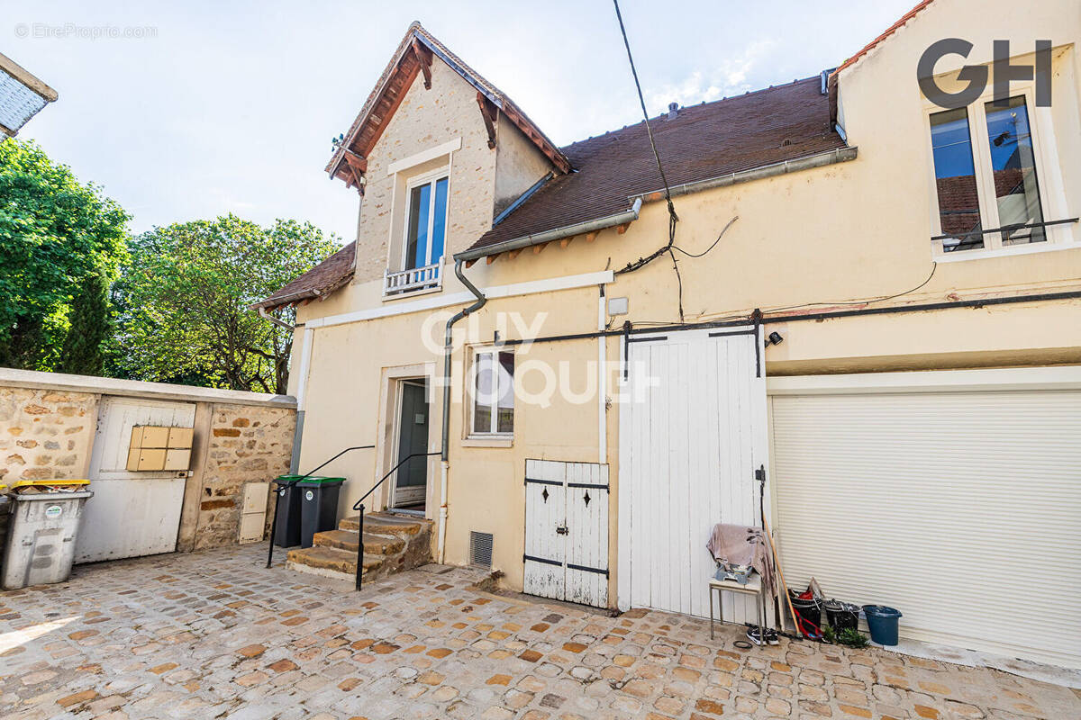 Appartement à CHARTRETTES