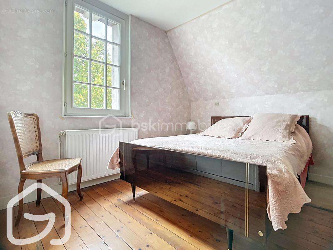 Maison à SAINT-ETIENNE-DU-ROUVRAY