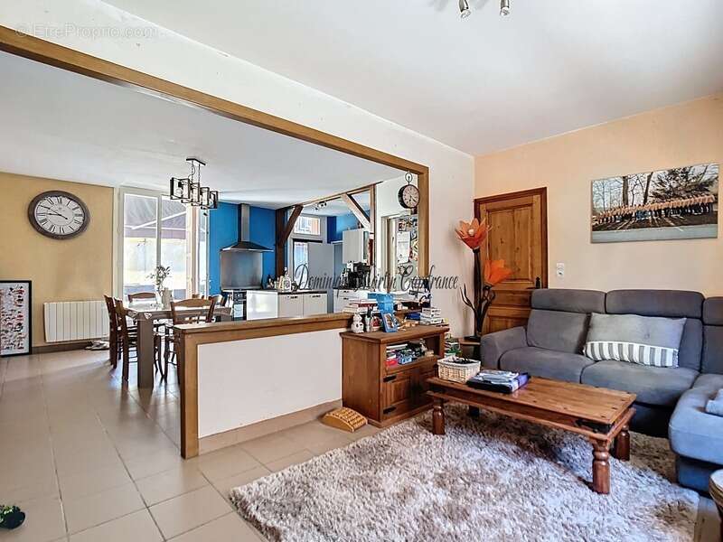 Maison à COURDEMANCHE