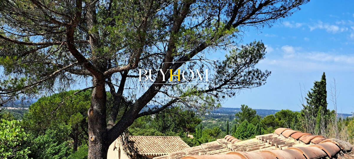 Maison à L'ISLE-SUR-LA-SORGUE