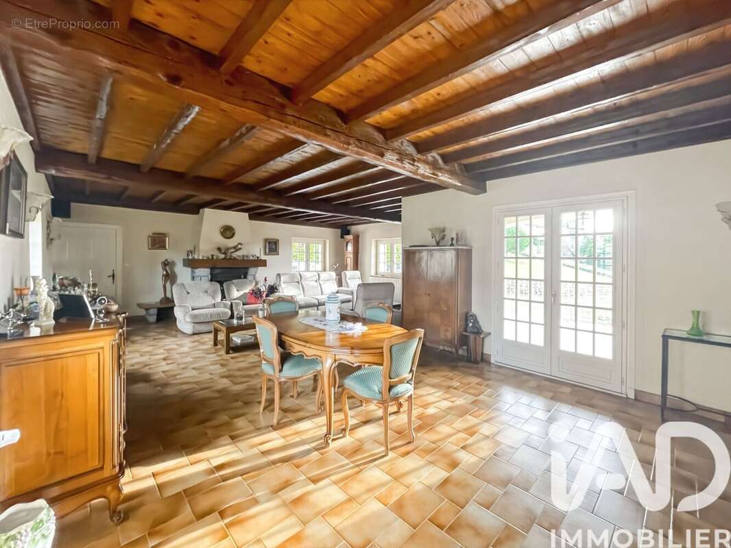 Maison 180 m² à Rozier-En-Donzy  - photo 7