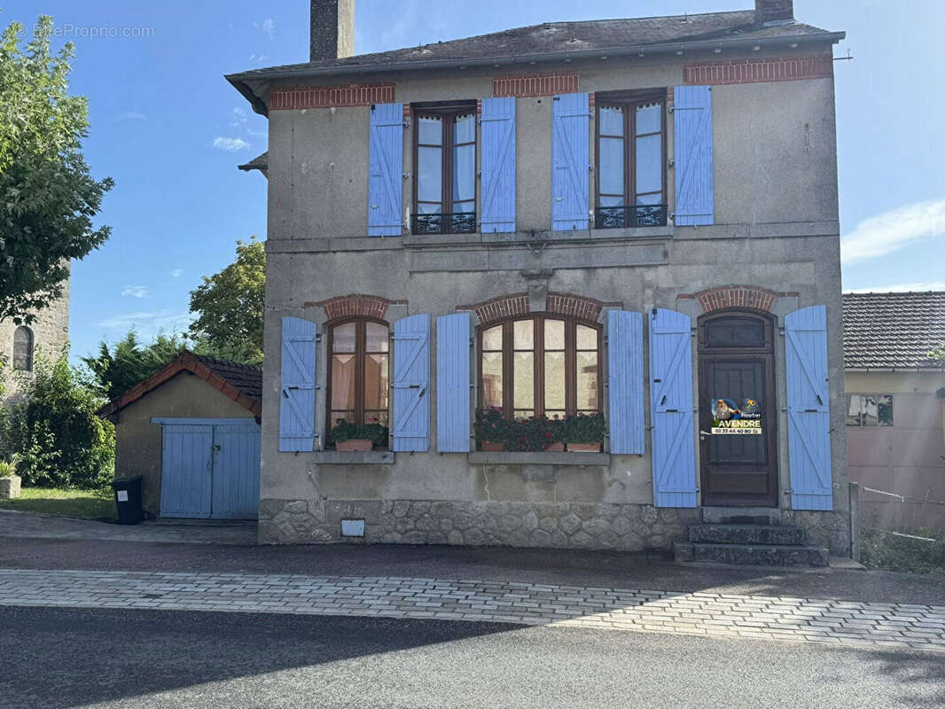 HAUTE VIENNE - Ancien bureau de poste ? Charmante maison familiale de 3 chambres - photo 2