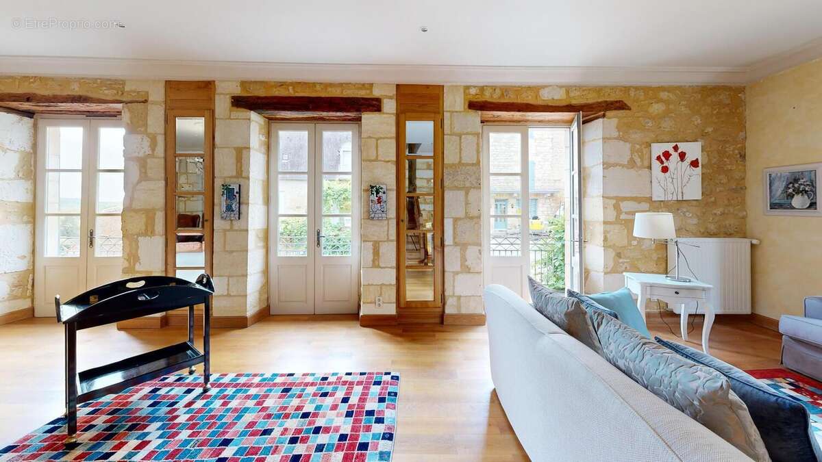 Maisondecaractereentierementrenoveedequatrechambre - Maison à SAINT-CYPRIEN