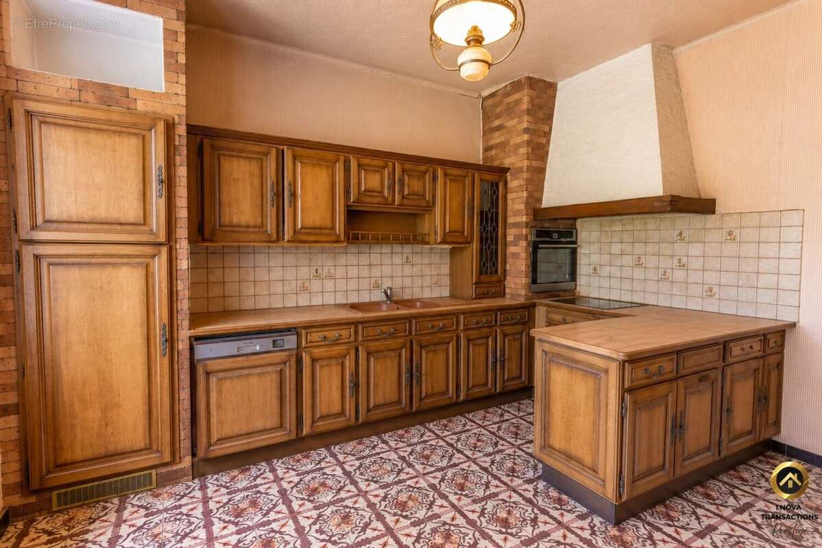 Maison 6 pièces de 150 m² en bord de Saône avec dépendance - photo 3