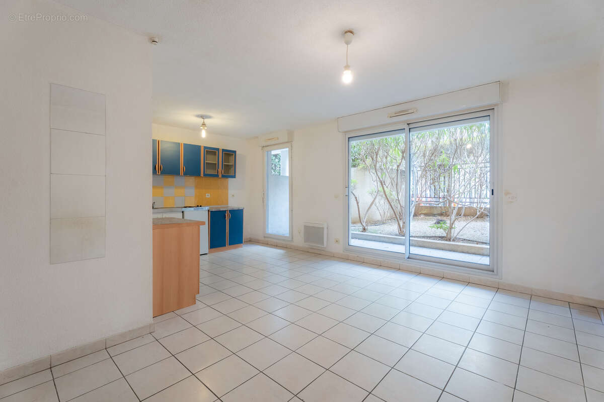 Appartement à MARSEILLE-6E