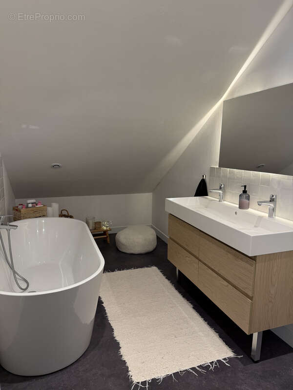 Appartement à AIX-LES-BAINS