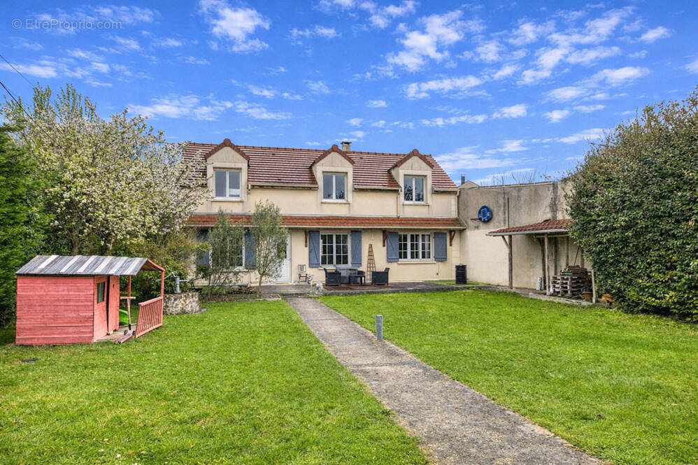 Maison à OZOIR-LA-FERRIERE