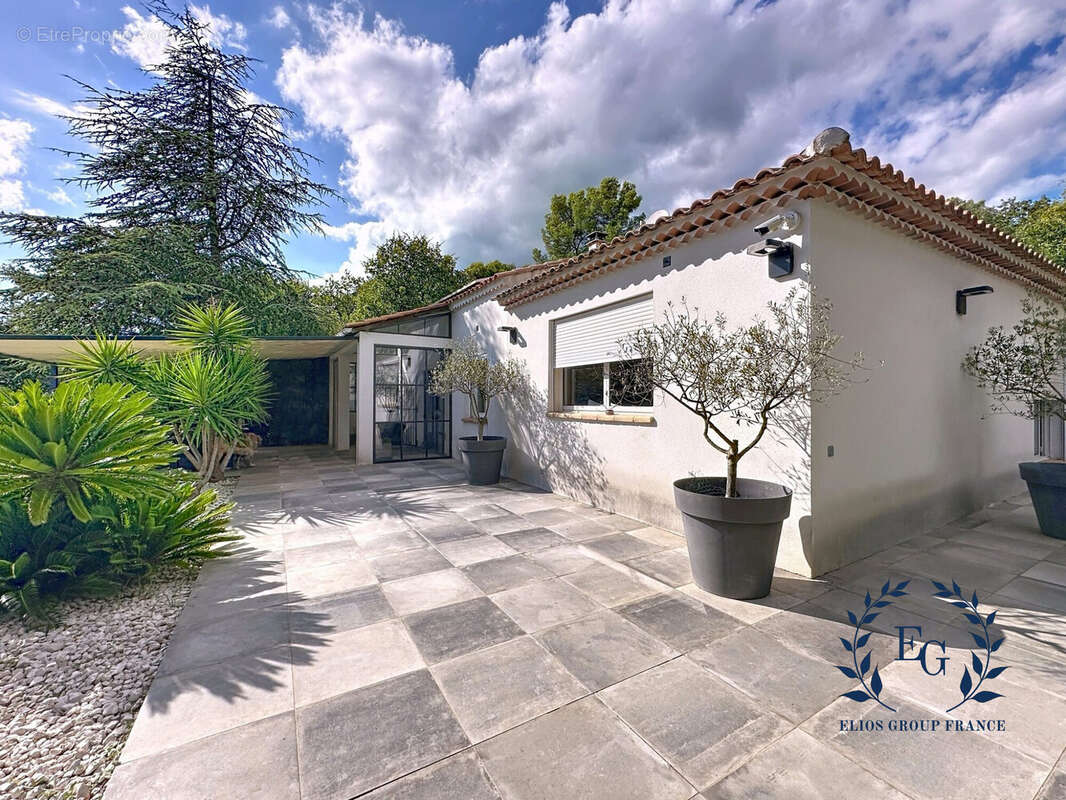 Maison à LA ROQUEBRUSSANNE