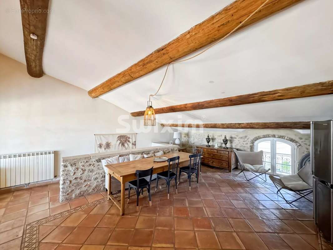 Maison à SAINTE-CECILE-LES-VIGNES