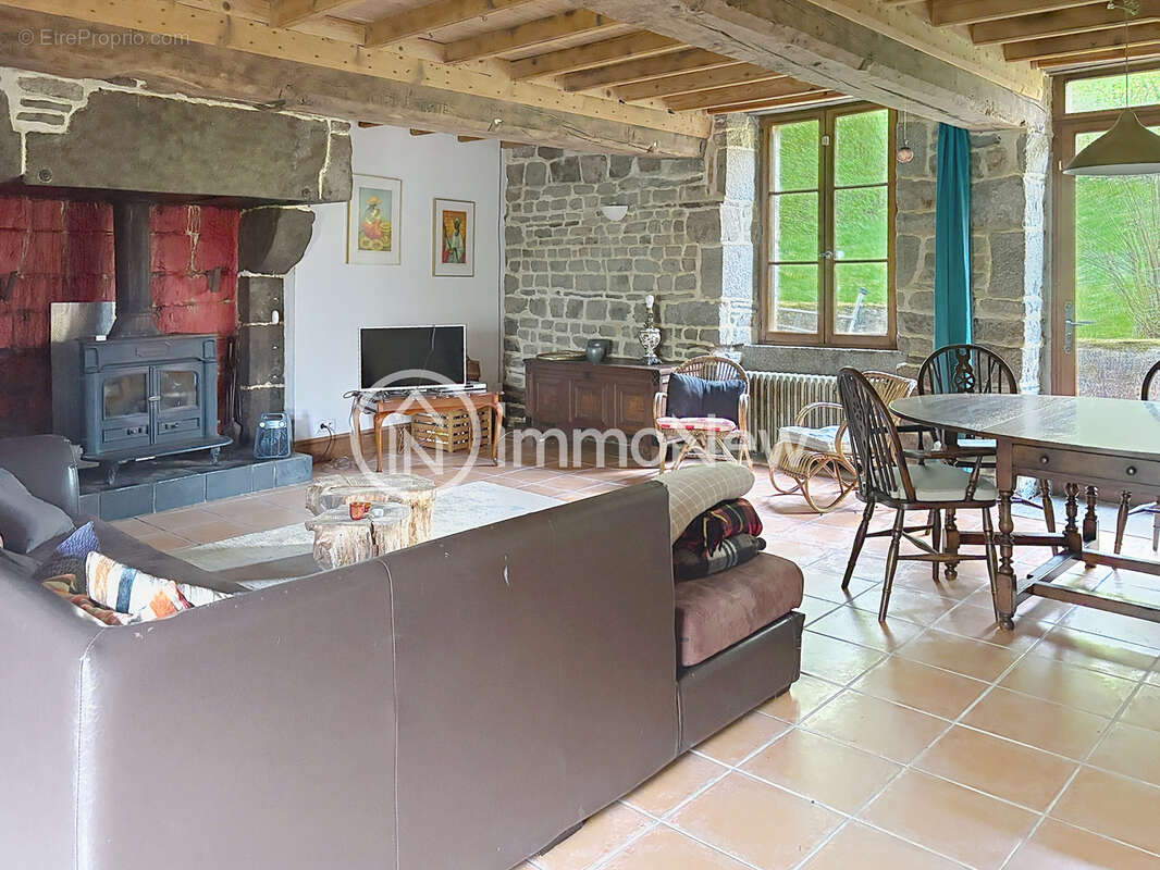 Maison à SOURDEVAL
