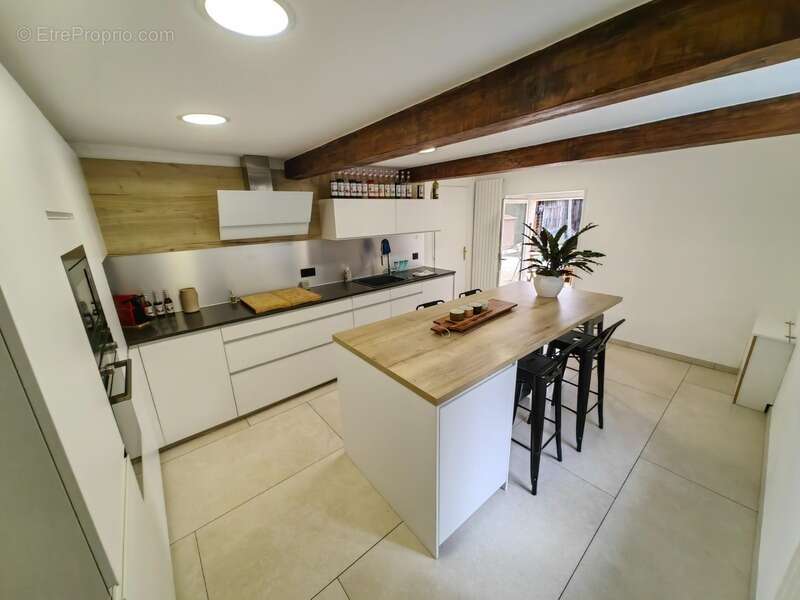 Maison à PERS-JUSSY