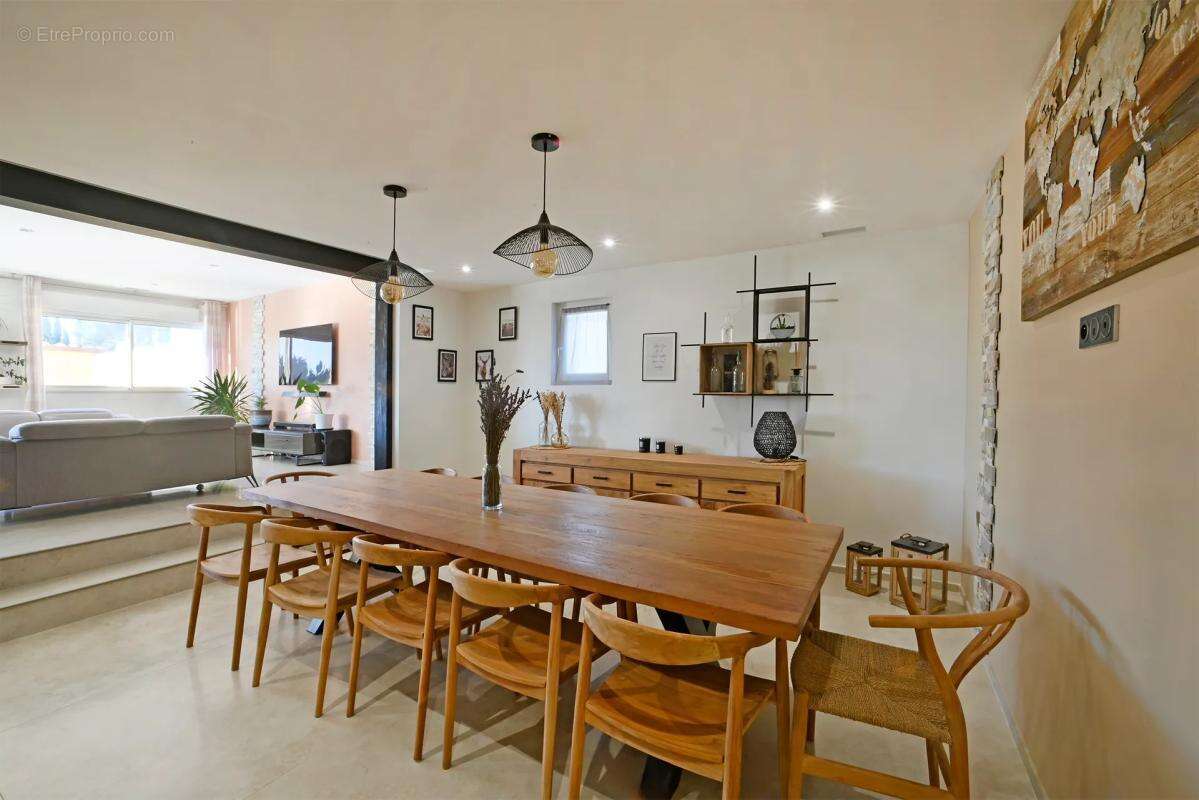 Maison à SAINT-GILLES