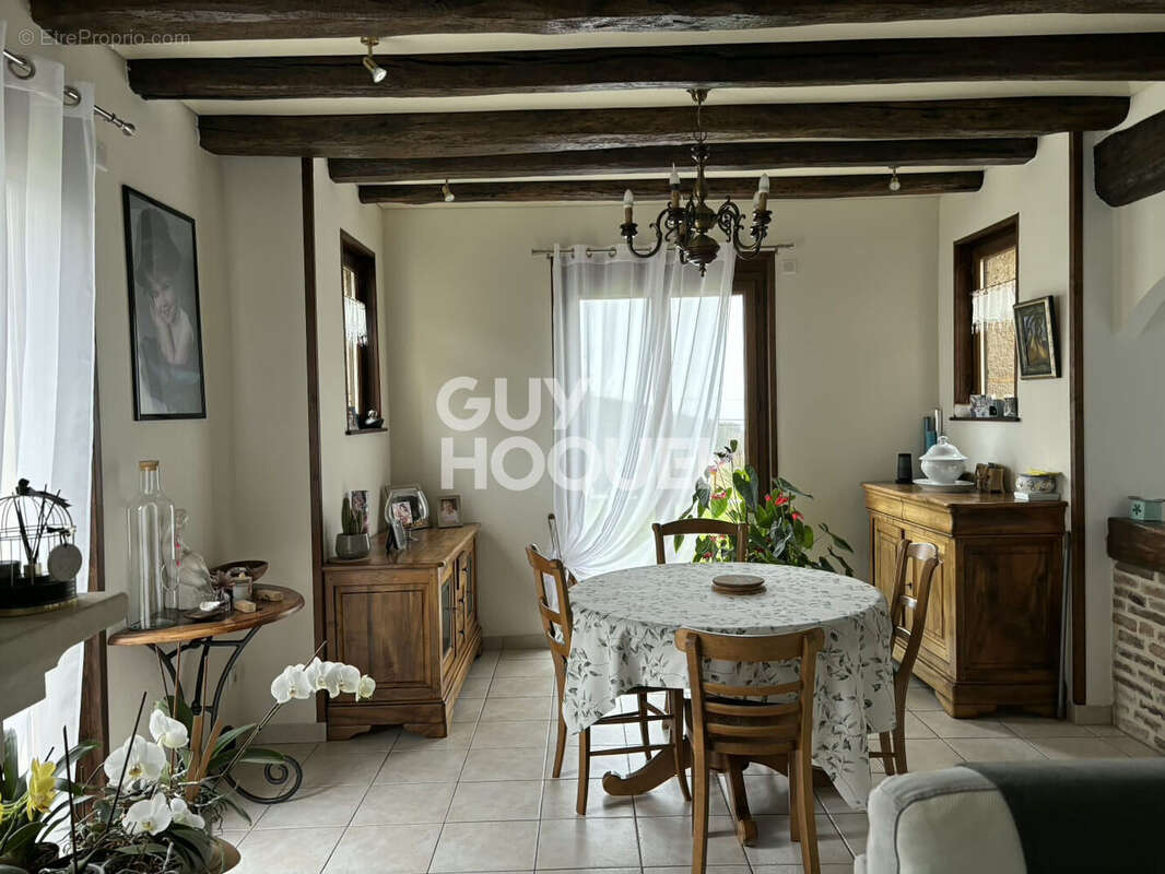 Maison à CLARAFOND-ARCINE