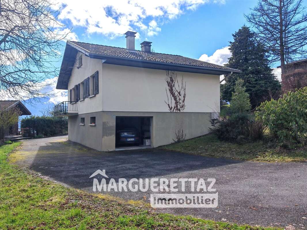 Maison à MARIGNIER