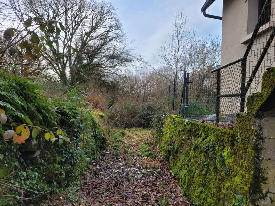 Maison à SAINT-MARTIN-LA-MEANNE