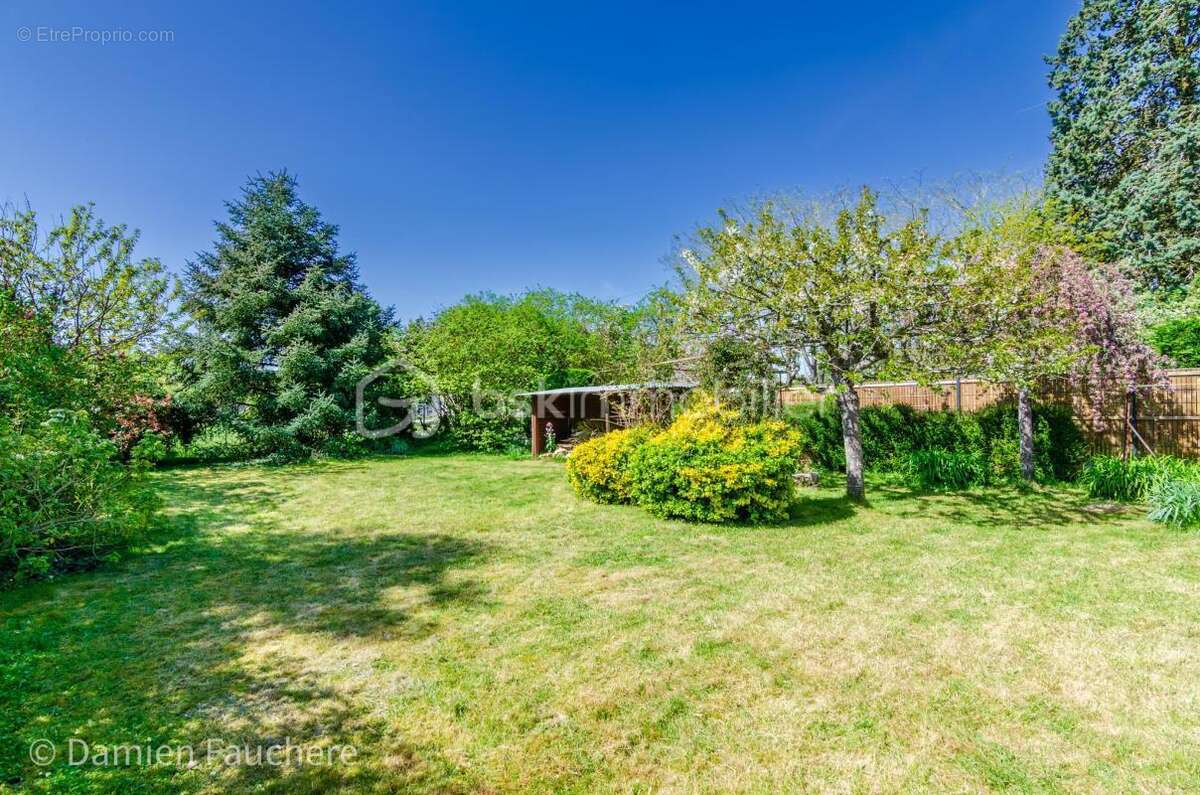 Maison familiale de plain-pied majoritairement avec véranda et jardin au calme ! - photo 19