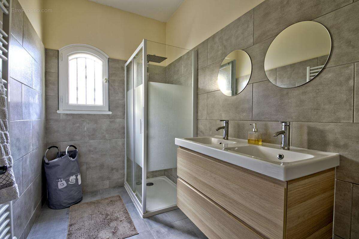 Maison à FARGUES-SAINT-HILAIRE