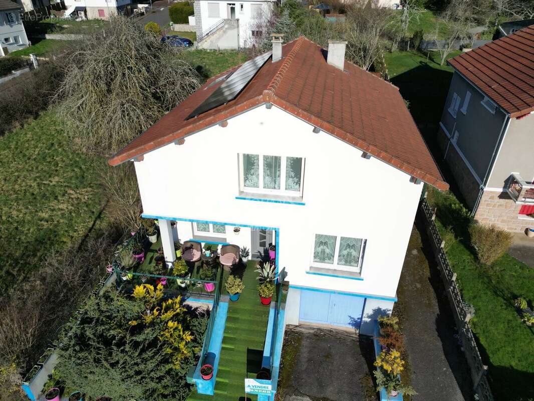 Maison à SAINT-ELOY-LES-MINES