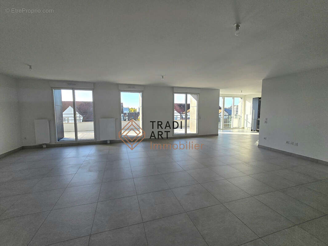 Appartement à SAINTE-GENEVIEVE-DES-BOIS