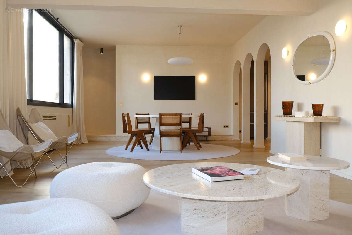 Appartement à PARIS-8E