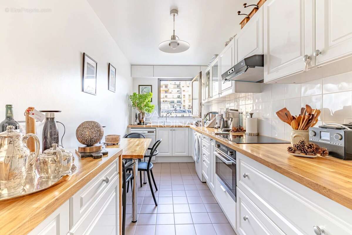 Appartement à PARIS-15E