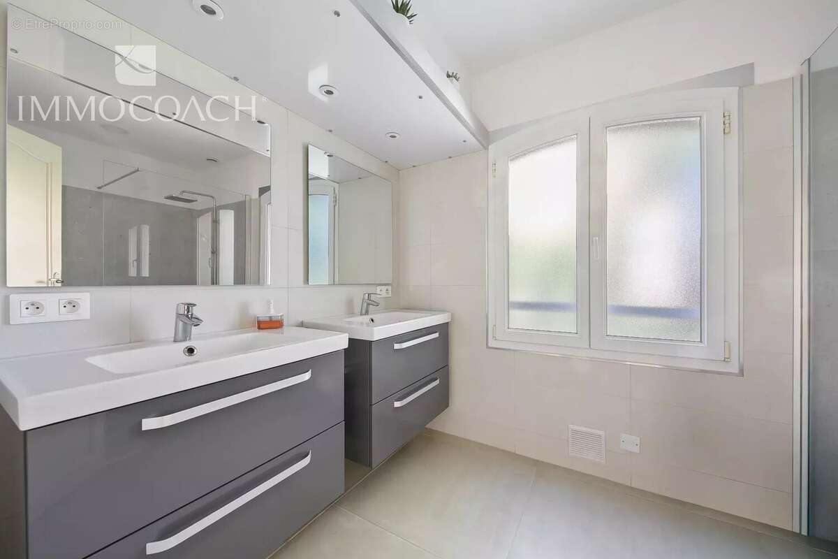 Maison à CARQUEIRANNE