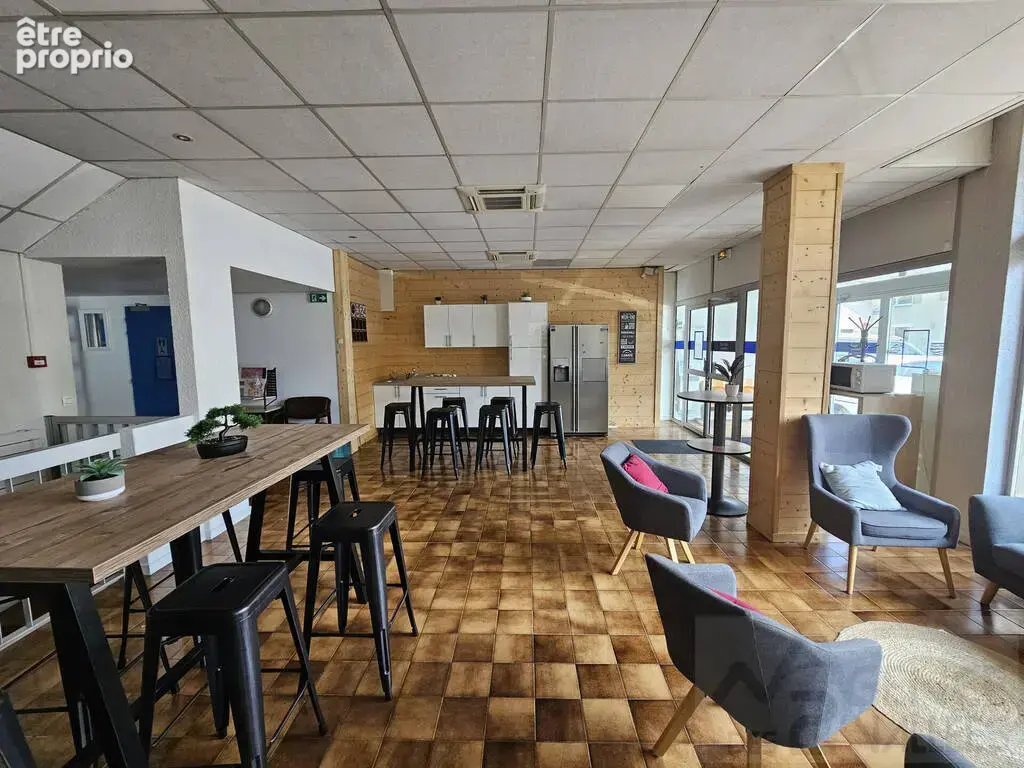 Local  208.66 m² Sallanches - photo 2