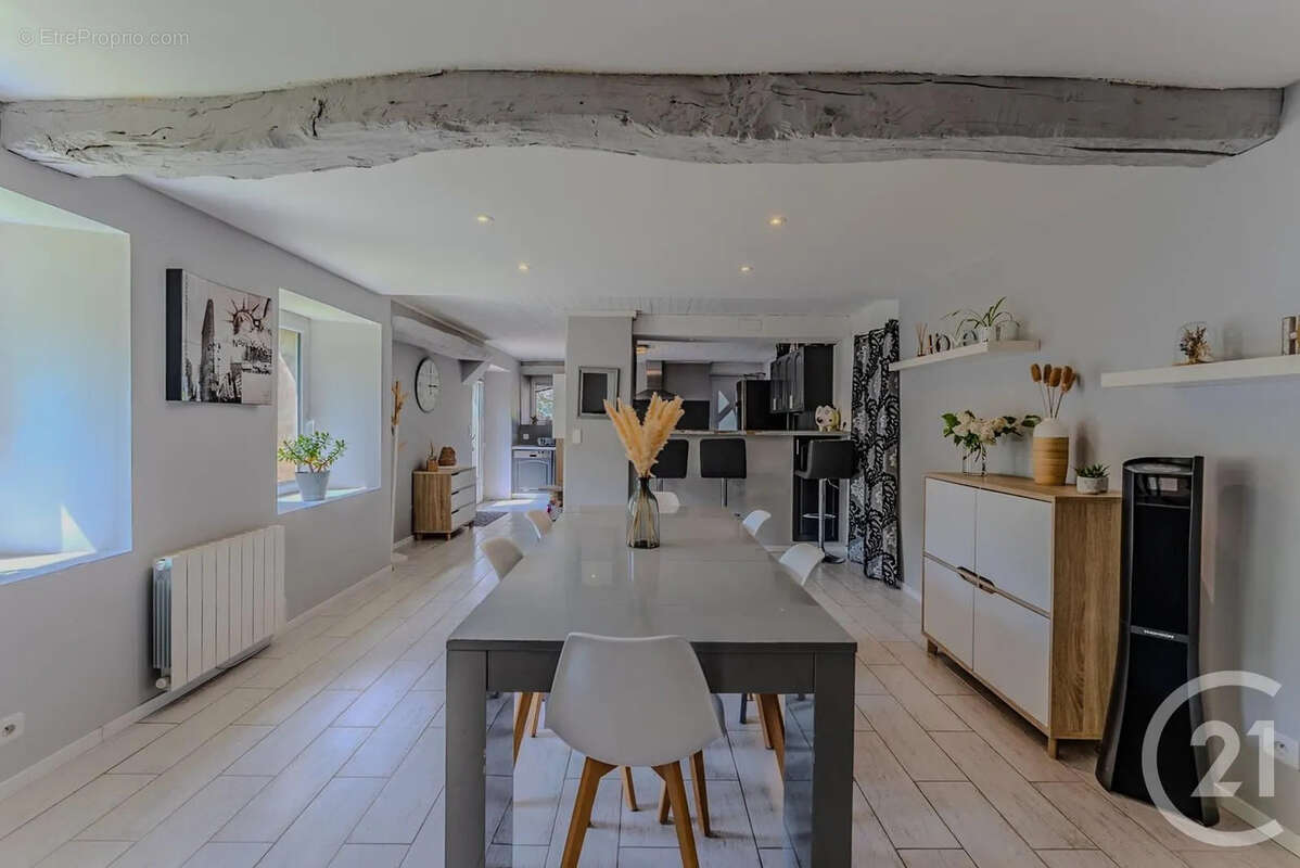 Maison à LARRINGES