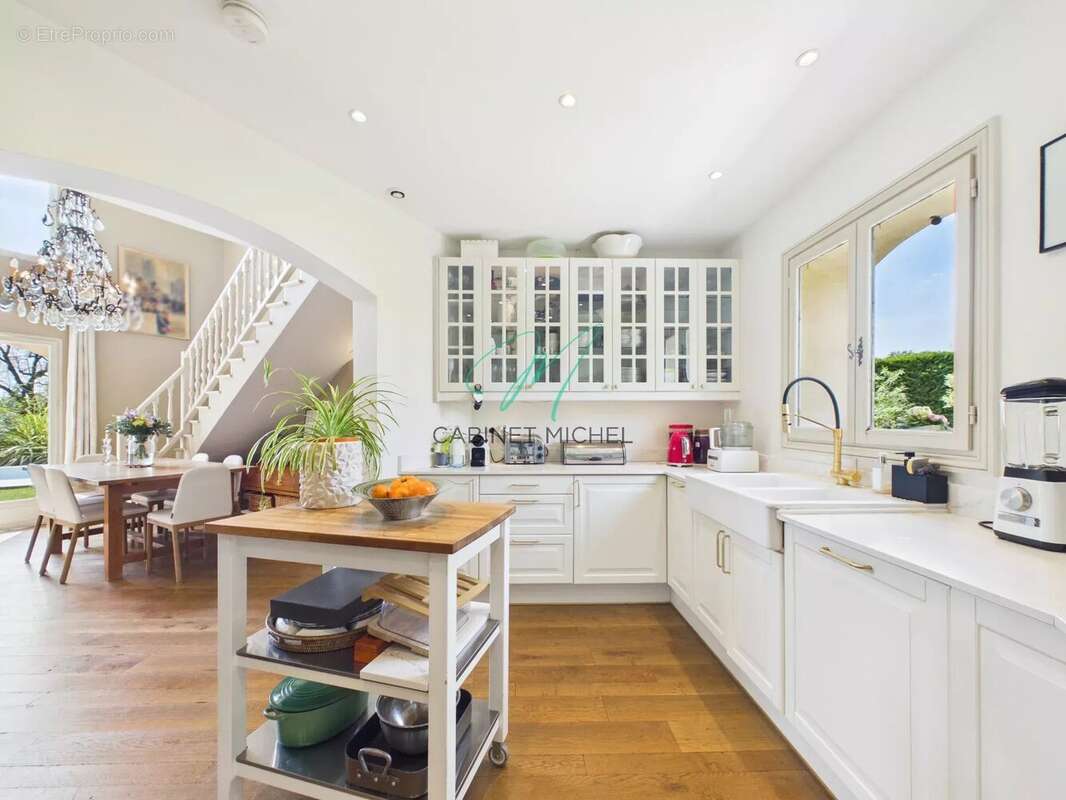 Maison à ROQUEFORT-LES-PINS