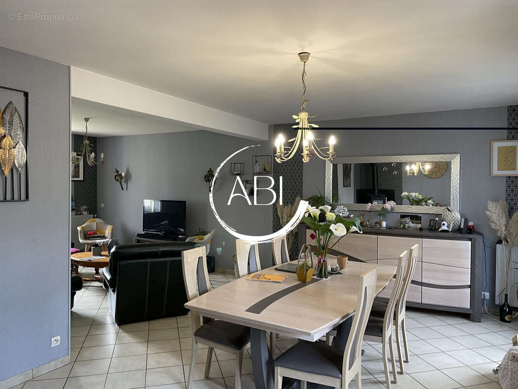 Maison à JOUE-DU-BOIS