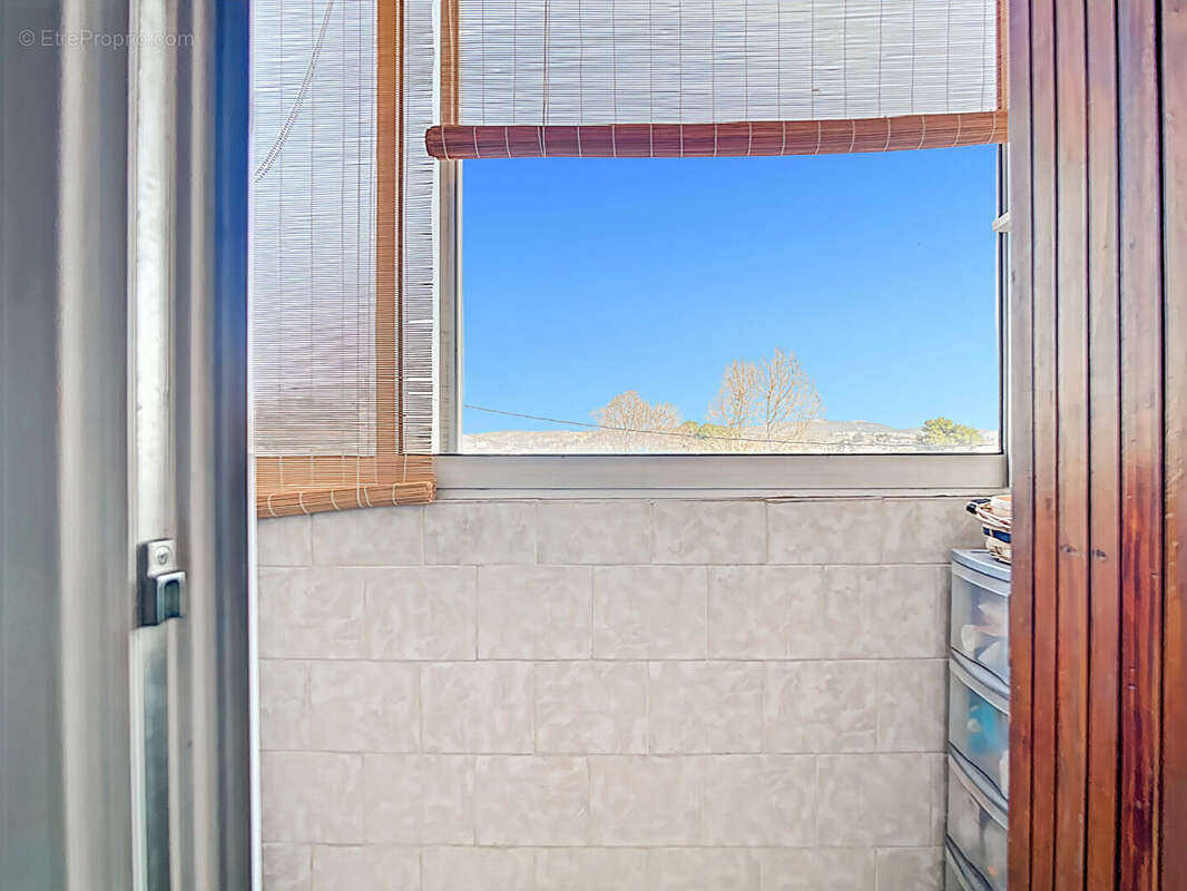 A vendre superbe Appartement 2 pièces de 54 m2  à Marseille - Secteur Bon Secours - photo 12