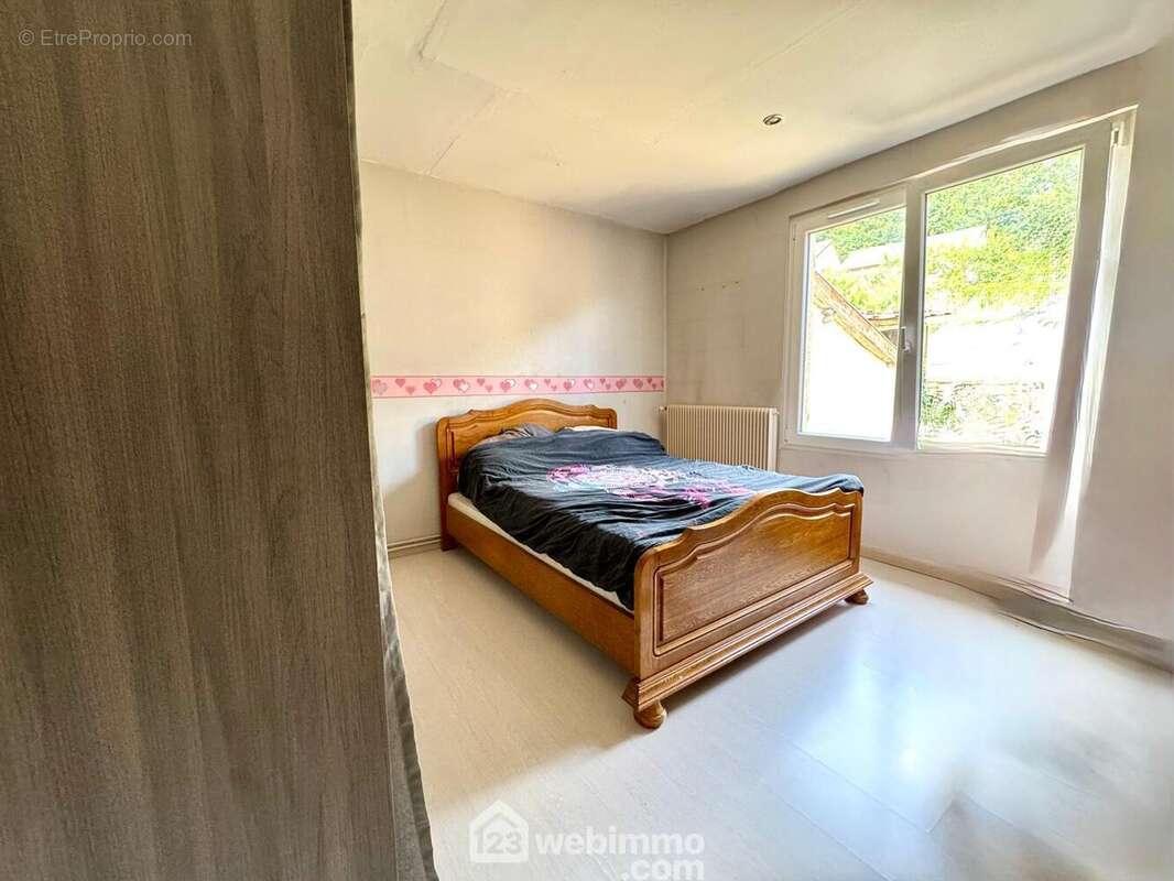 Maison à VIGNEULLES-LES-HATTONCHATEL