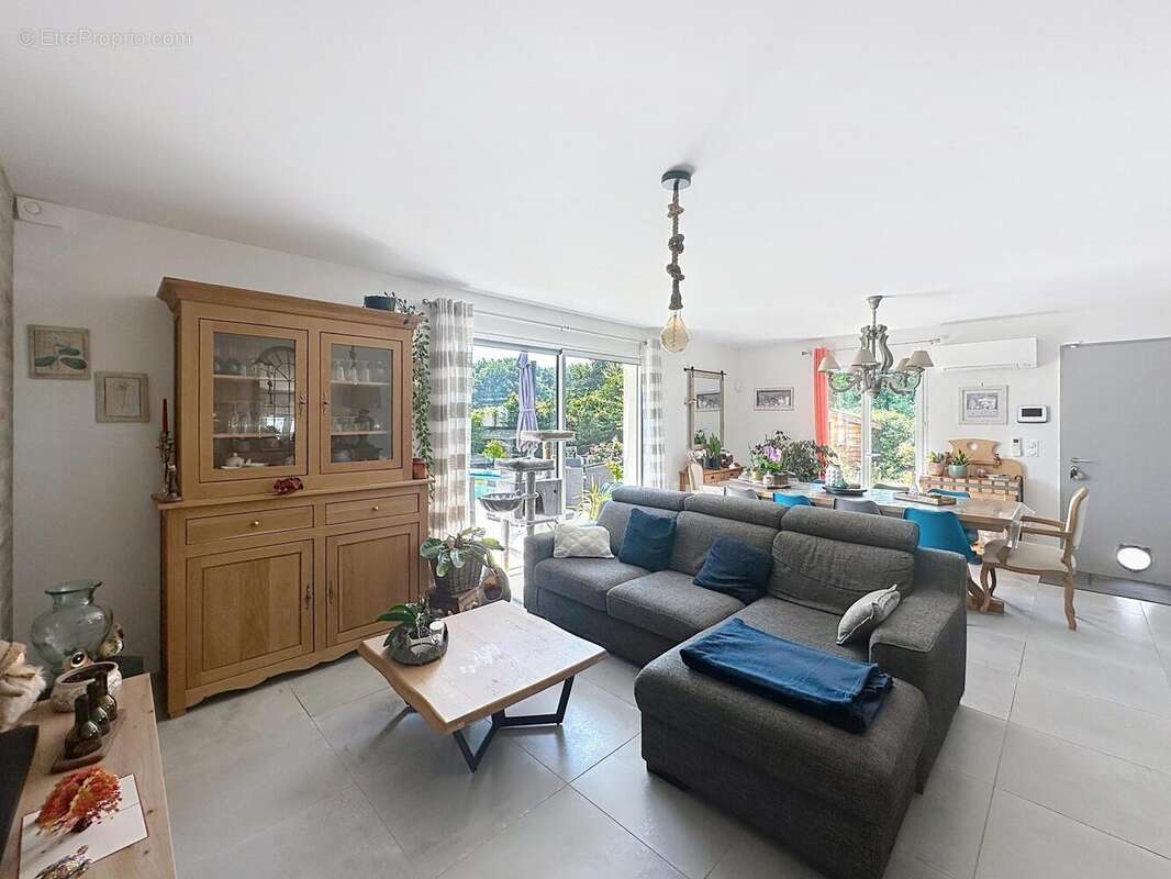 Maison 95 m² à Creon  - photo 4