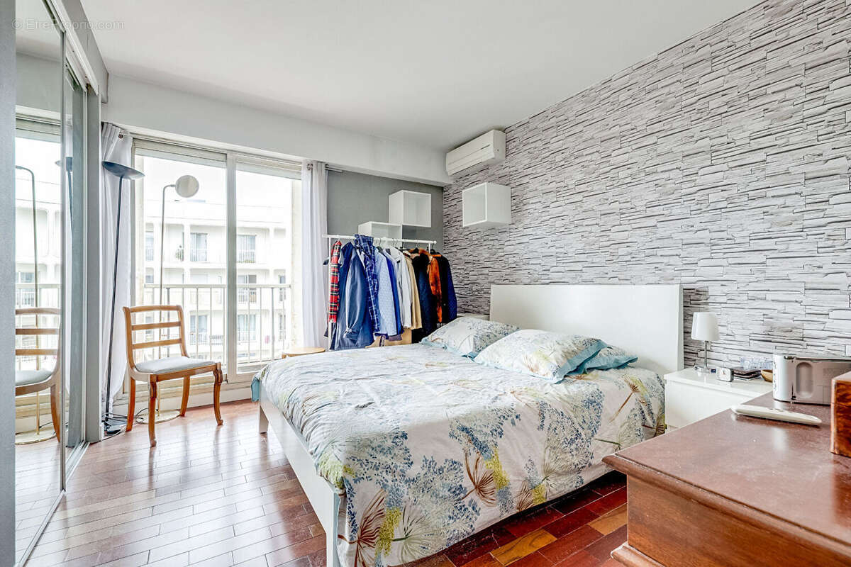 Appartement à PARIS-14E